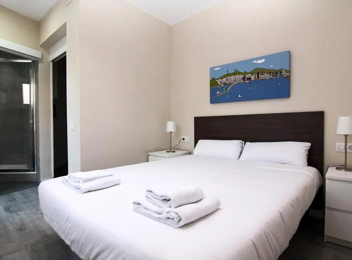 Fel42 - Fel42 -Spacious And Quiet Apartment Barcelona 0*,  Španělsko